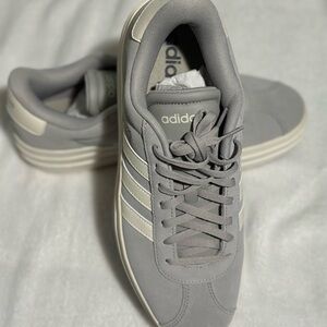 Adida VL Court Bold Women’s Gray White Suede Sneakers US Size 11 (NEW w/BOX)